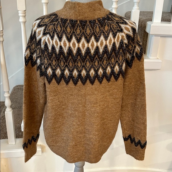 Nwt. Sweater - Picture 3 of 7